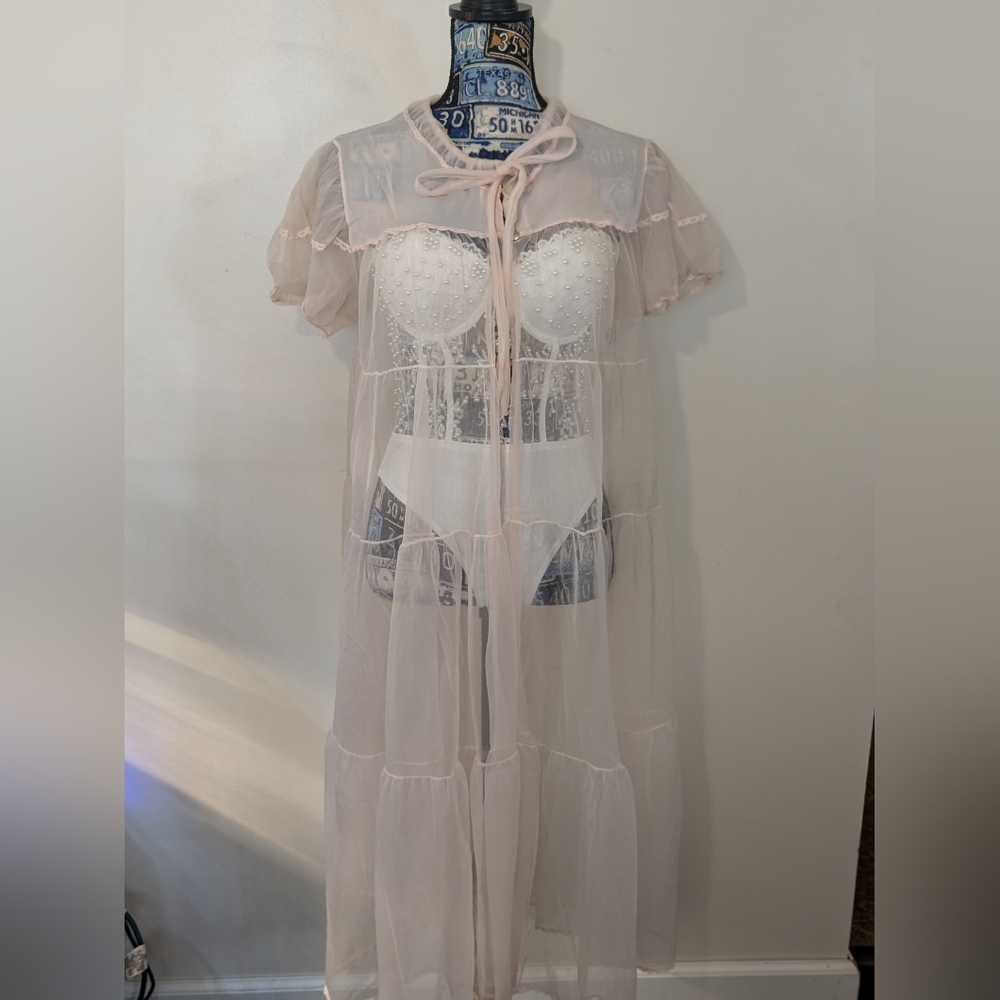 Vintage 60's Ephrata Dutchmaid Peach Tiered Peignoir Robe